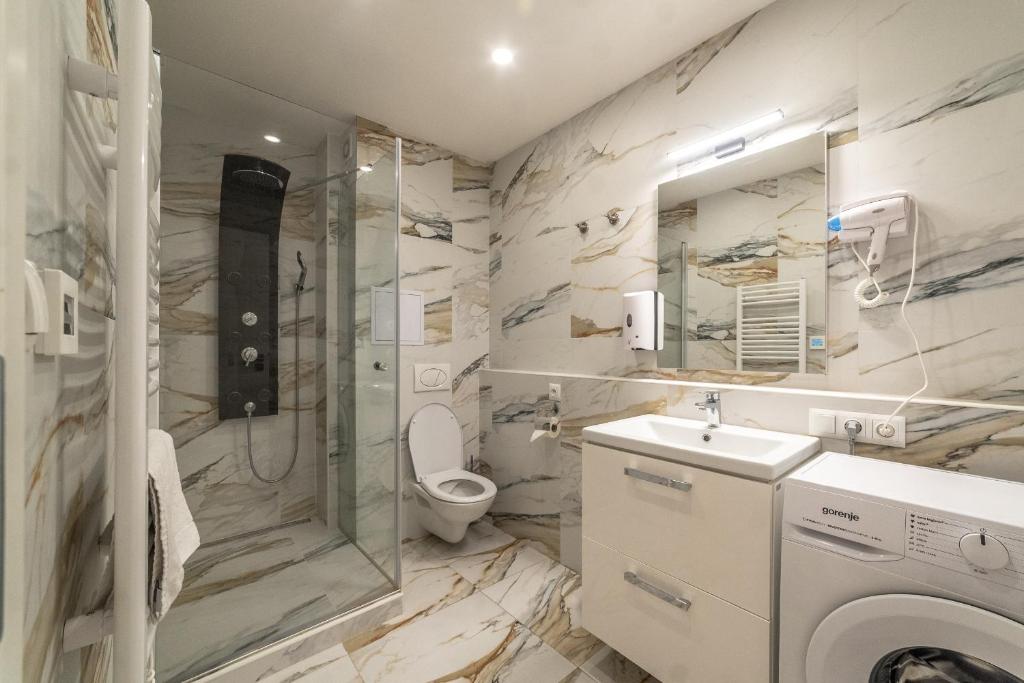 A bathroom at AR Rezidencia Ludmanská