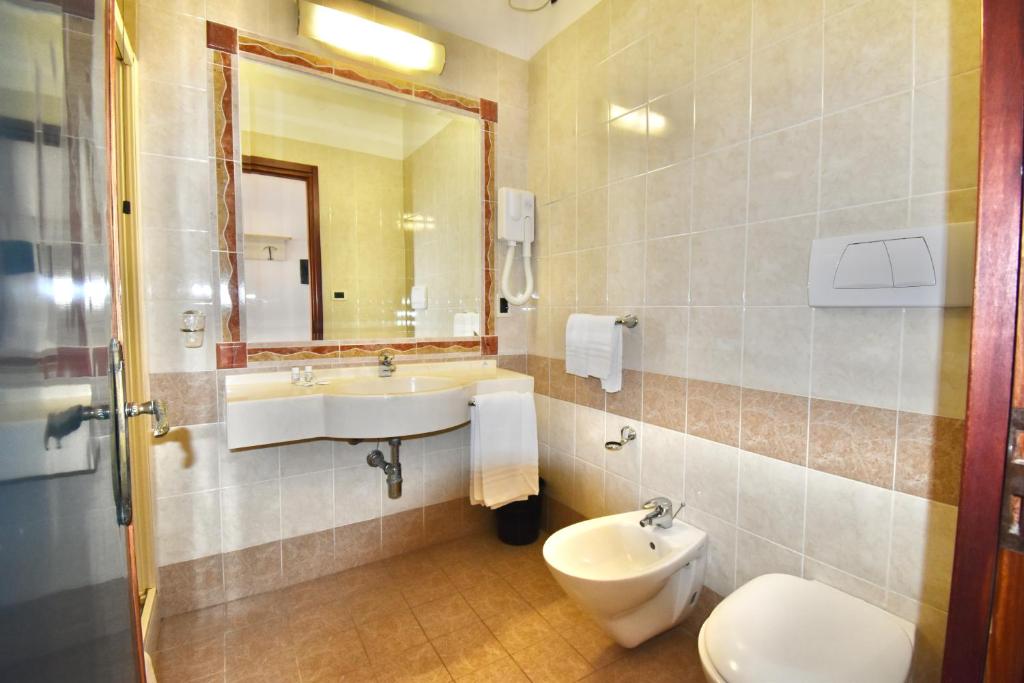 Cossyra Hotel - Comfortkamer Met Uitzicht Op Zee