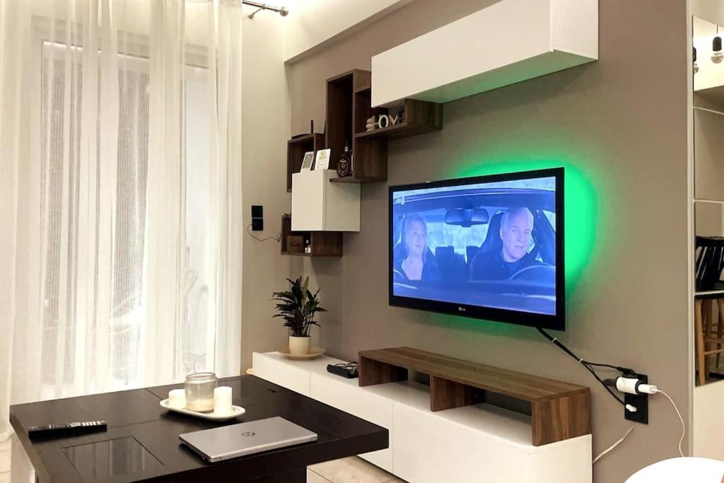 TV a/nebo společenská místnost v ubytování Serenity apartment