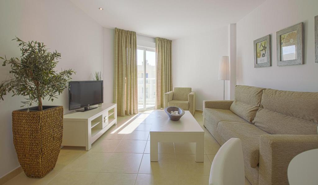 Marina Palace by Intercorp Hotel Group, San Antonio Bay ...