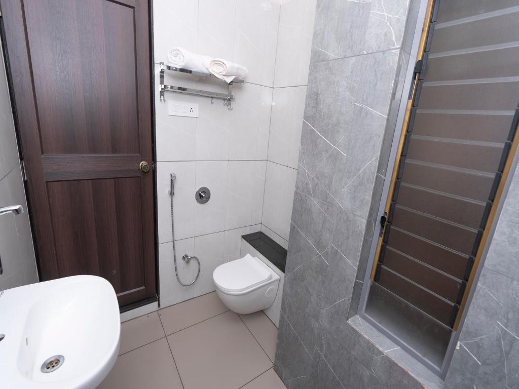 Koupelna v ubytování Hotel Chiranjeevi Kolhapur