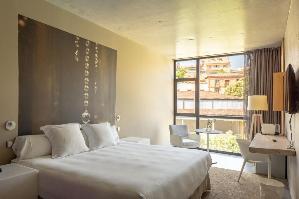 Hotel Viura - Deluxe Room