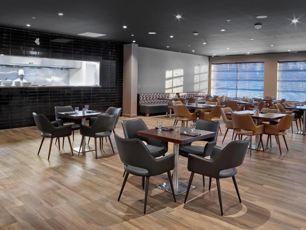 Element Edmonton West - Resim 10