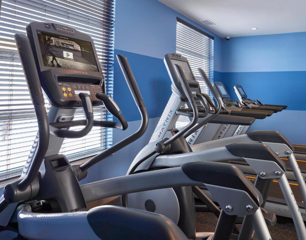 Fitness centrum a/nebo fitness zařízení v ubytování Element Edmonton West