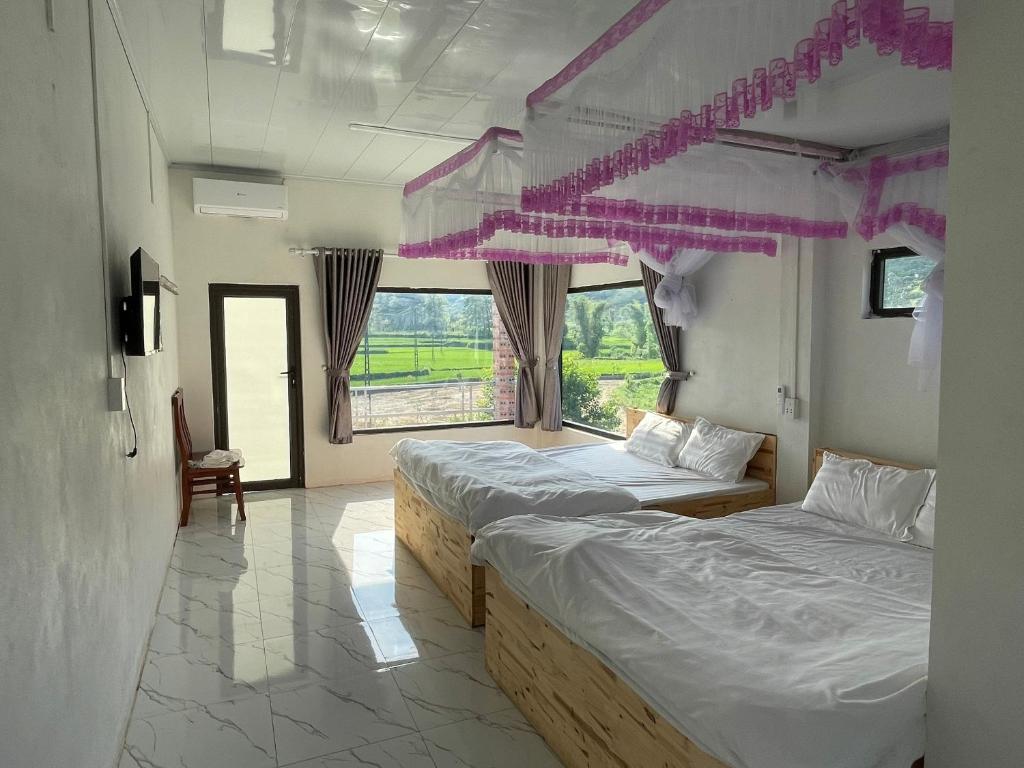 Riverside Homestay - 1