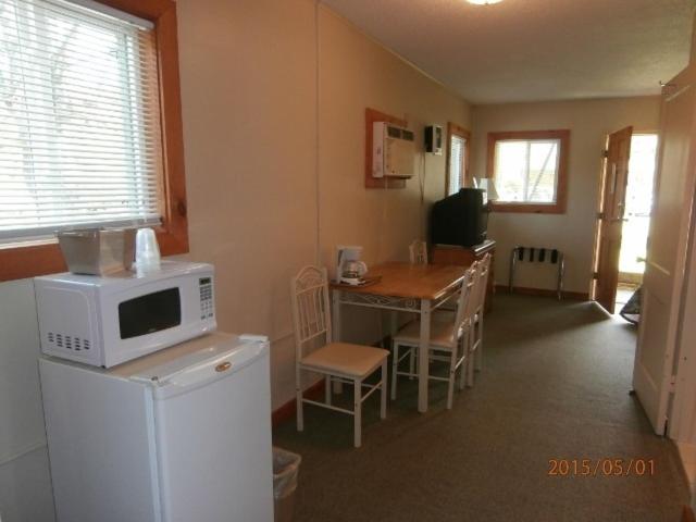 Riverbend Lodging - Queen Room With Two Queen Beds - River View