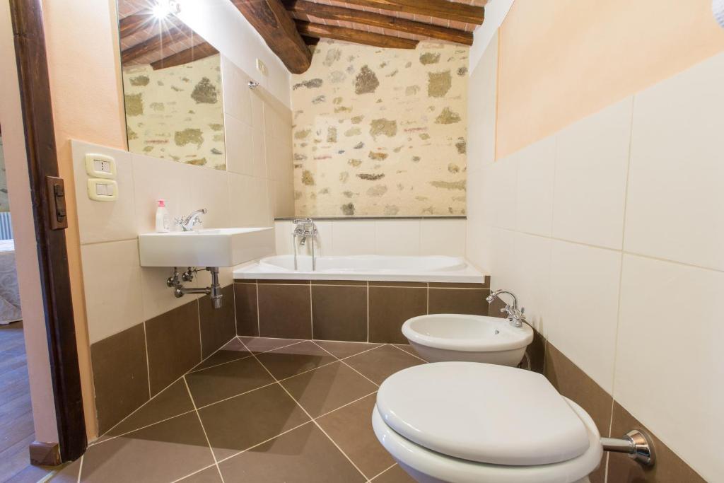 Koupelna v ubytování Borgo Colognola - Dimora Storica