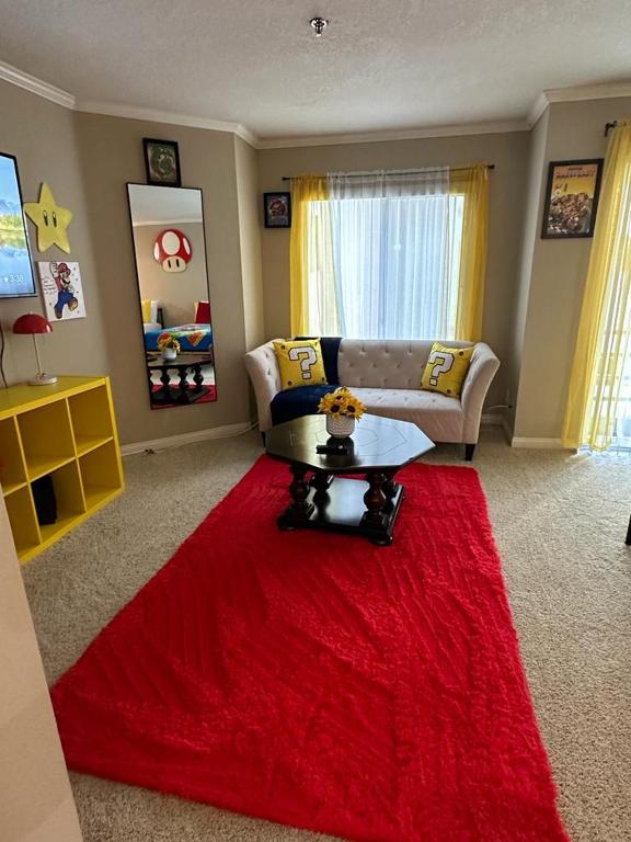 Súper Mario Universal Studios 10 min Loft Free parking tesisinde bir oturma alanı