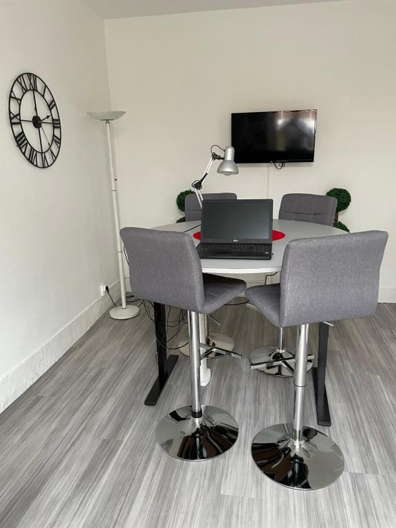 Televízia a/alebo spoločenská miestnosť v ubytovaní À la maison