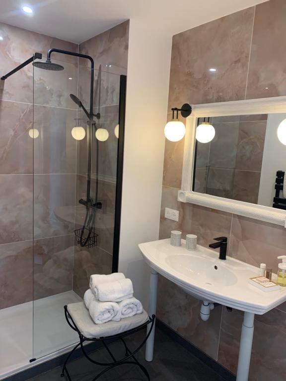 Lumineux 2 pièces Vieil Antibes tesisinde bir banyo