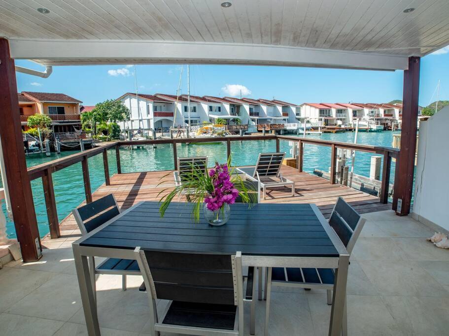 Luxurious Modern Waterfront Villa Crystal Waters, Jolly Harbour
