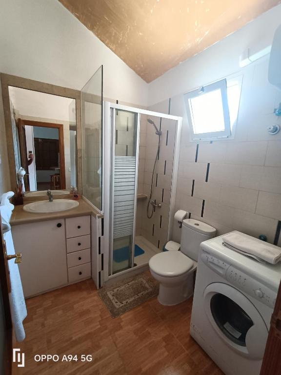 A bathroom at Chalet Juana La Concha Valle de Agaete