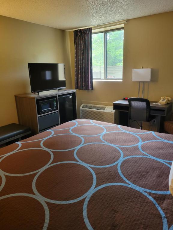 Super 8 by Wyndham Sullivan - Zimmer Mit Queensize-Bett – Nichtraucher