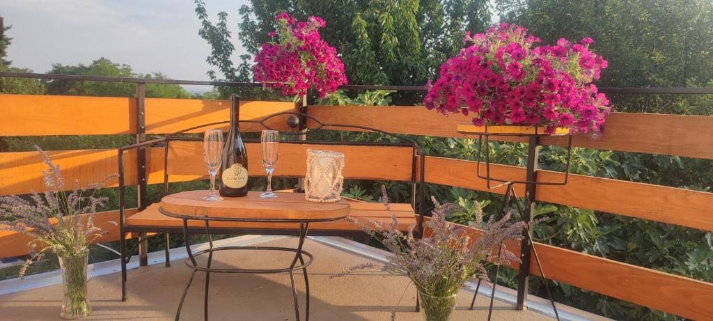 Balkón nebo terasa v ubytování Boom House Fruska Gora