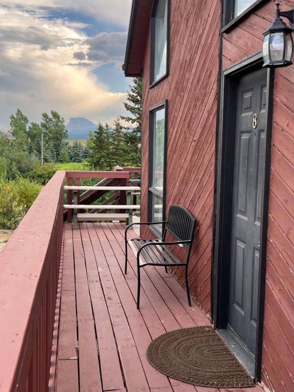 Bear Country Inn and Suites - King Suite With Balcony