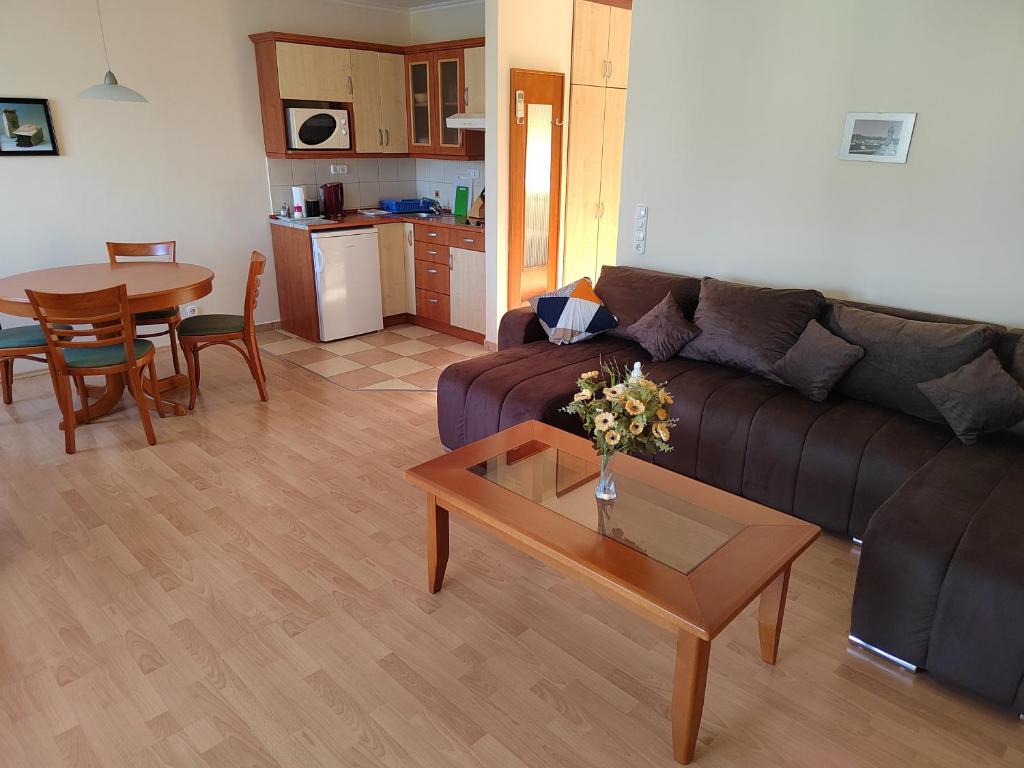 Kuchyň nebo kuchyňský kout v ubytování Garda Wellness Apartmanház