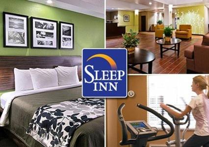Sleep Inn & Suites Hannibal في هانيبال: مجموعة من صور غرفة فندق مع علامة نزل للنوم