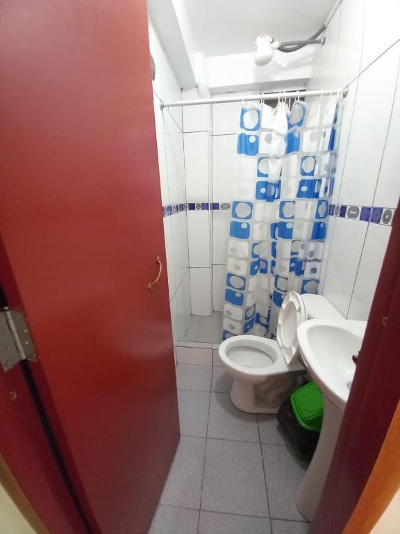 Hostal Mi Peru - Habitación Triple Con Baño Privado