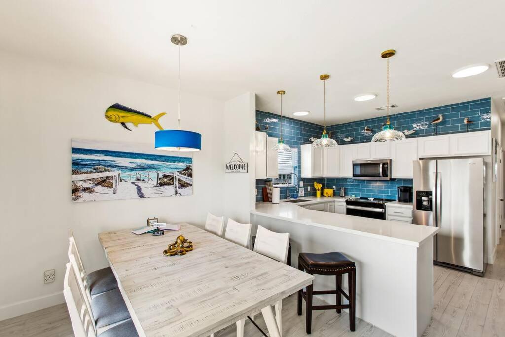 Hidden Waterfront Beauty Sea Isle's West End., Galveston (updated