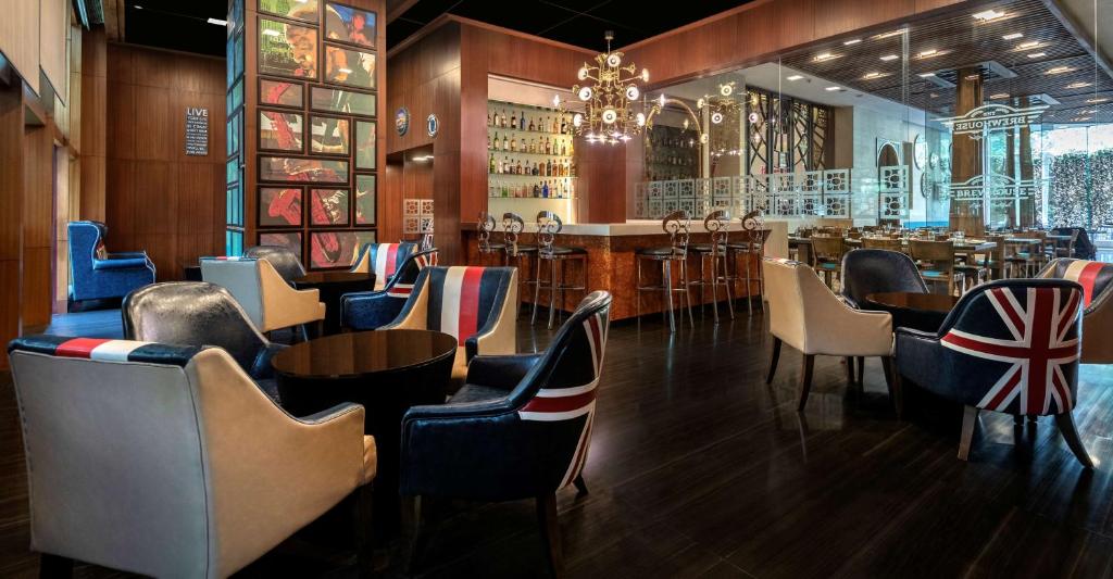 Posezení v ubytování Radisson Gurugram Sohna Road City Center