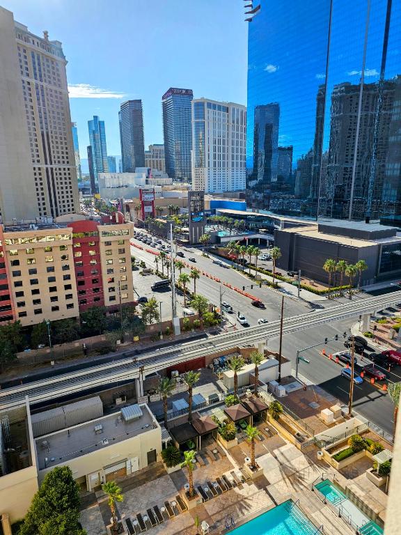 Nespecifikovaný výhled na destinaci Las Vegas nebo výhled na město při pohledu z aparthotelu