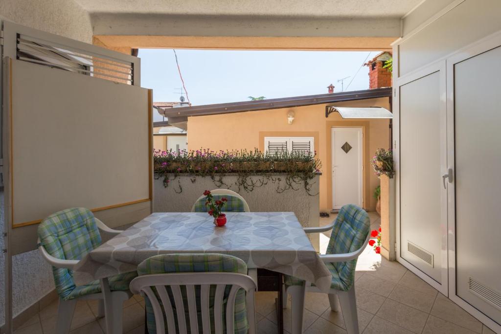 Balkón nebo terasa v ubytování Apartments with parking spaces Tar, Porec - 6948