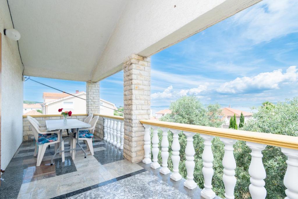Balkón nebo terasa v ubytování Apartments and rooms by the sea Mrljane, Pasman - 327