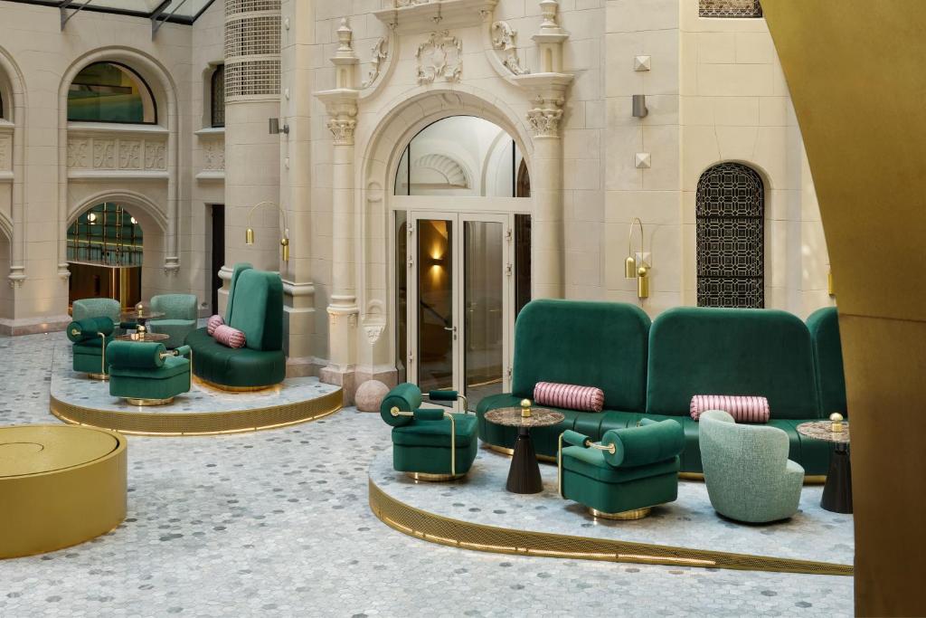 W Budapest - Resim 25