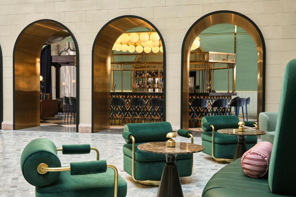 W Budapest - Resim 10