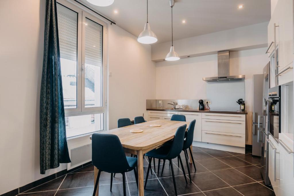 Kuchyňa alebo kuchynka v ubytovaní Coeur de ville #B1 - Chambre privée dans logement partagée - Proche commerces et transports