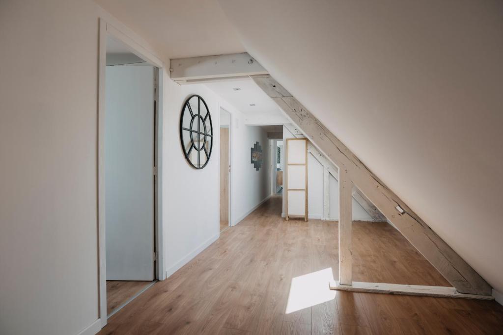 Fotografia z galérie ubytovania Coeur de ville #B1 - Chambre privée dans logement partagée - Proche commerces et transports v destinácii Cholet