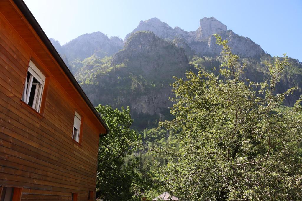 Guesthouse Besimi - Image 9