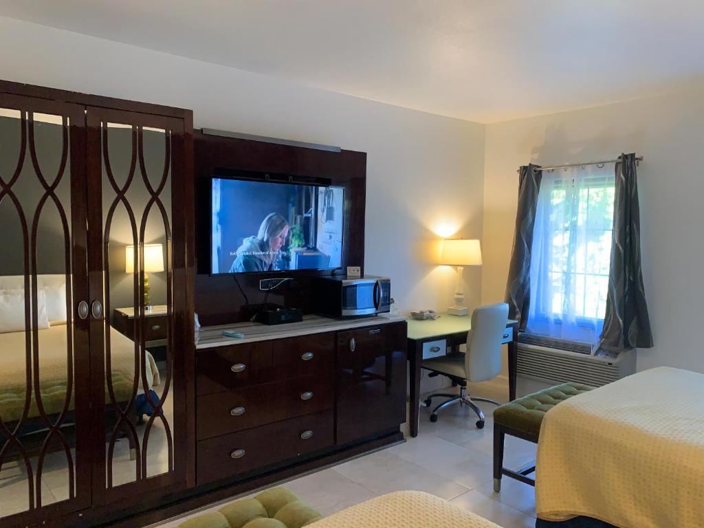 Rocklin Park Hotel - Queen Room Met Twee Queensize Bedden