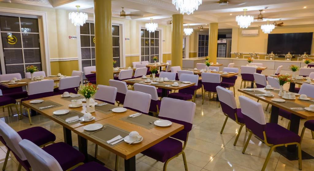 Restaurace v ubytování Zimansky Hotel