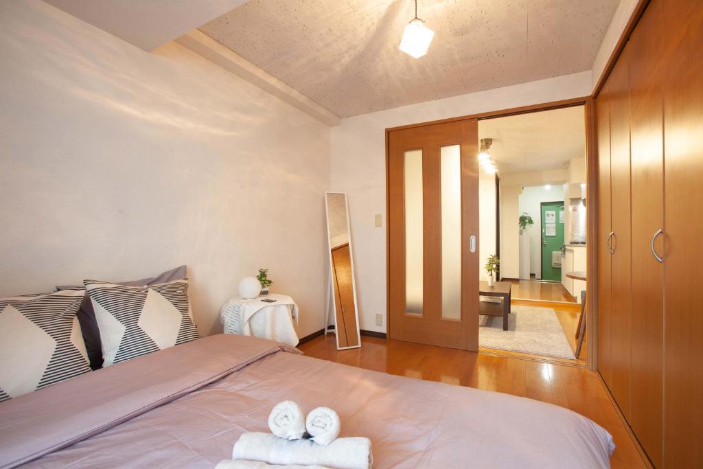 hojo building - One-Bedroom Apartment
