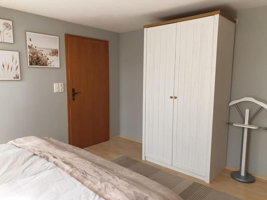 Postel nebo postele na pokoji v ubytování Moderne DG-Wohnung in Mainleus