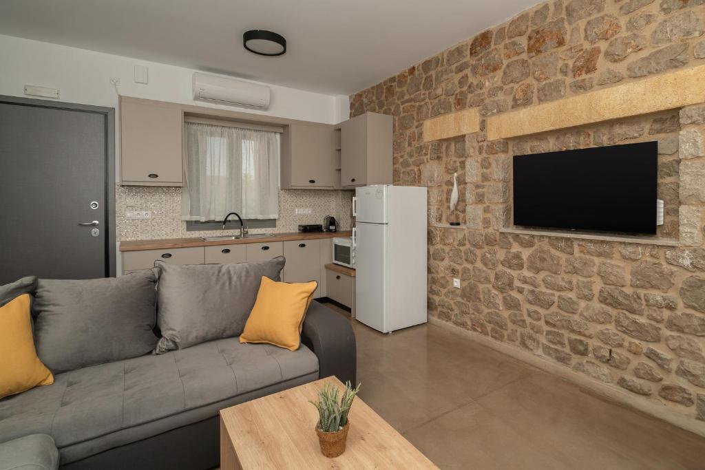 Kuchyň nebo kuchyňský kout v ubytování LITHOS SUITES