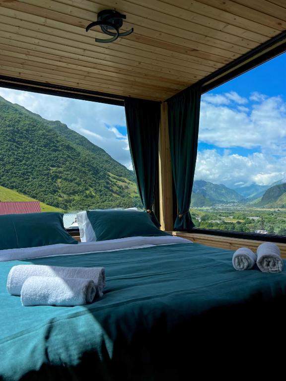 Kazbegi Inn Cottages - Two-Bedroom Chalet
