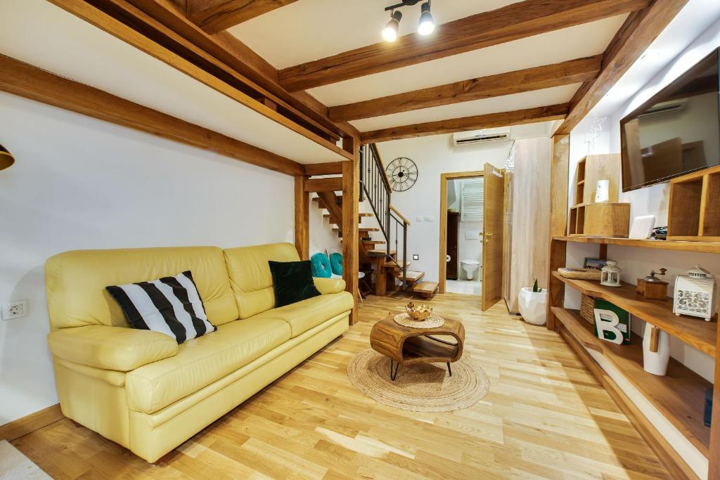 Posedenie v ubytovaní La Guardia Apartment with free private parking