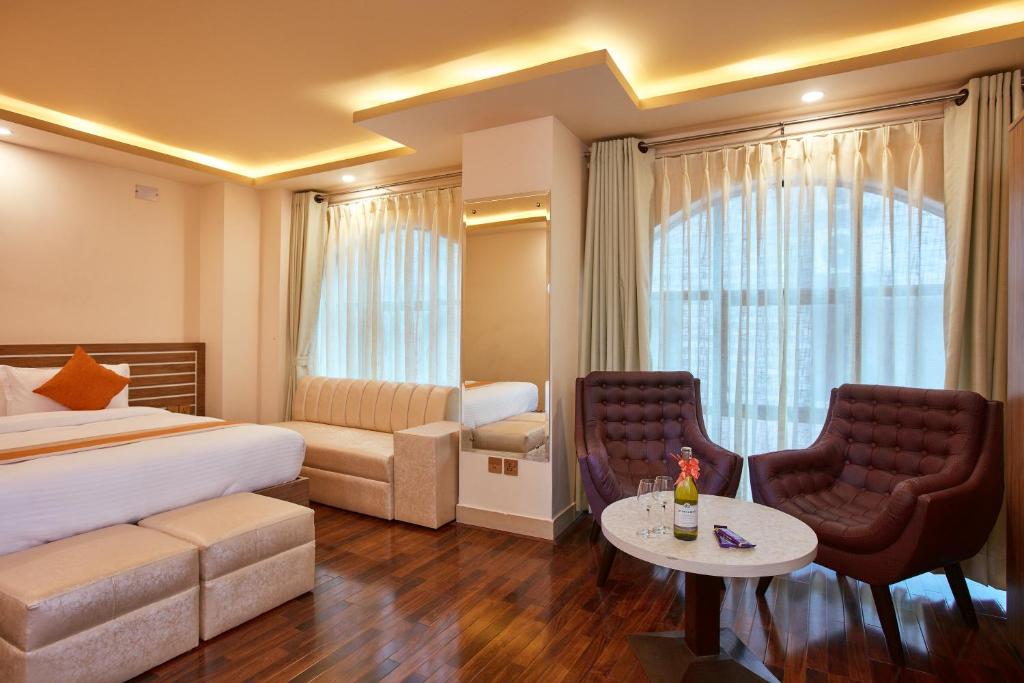Posezení v ubytování The Samrat Palace - Luxury Hotel in Kathmandu