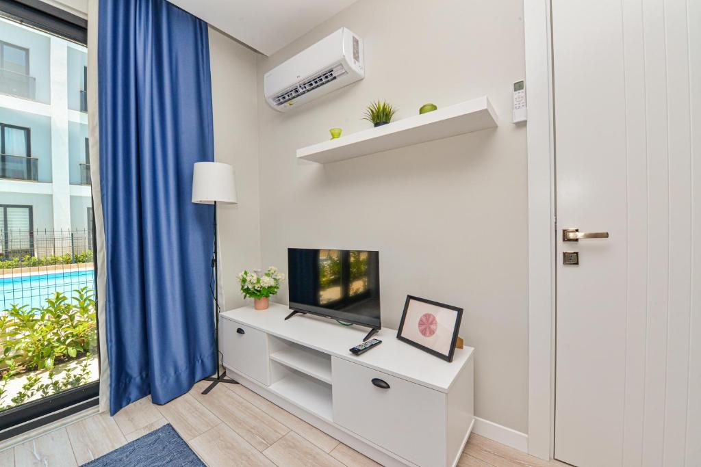 C Suites Antalia Airport - Apartment With Garden View