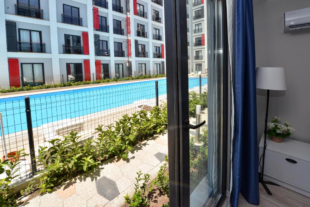 C Suites Antalia Airport - Apartment With Pool View