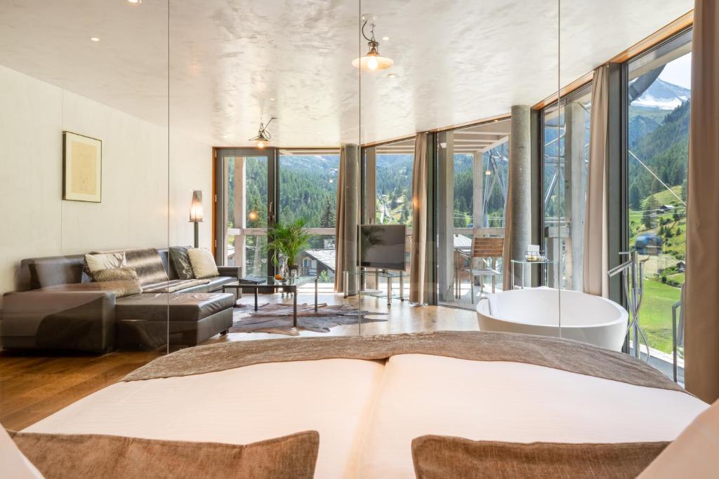 Suite 50