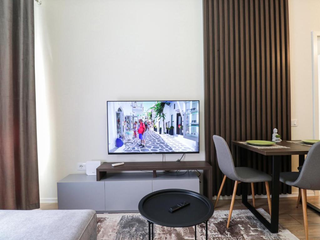Modern Apt in Mangalem21 Complex WiFi,AC - Image 5