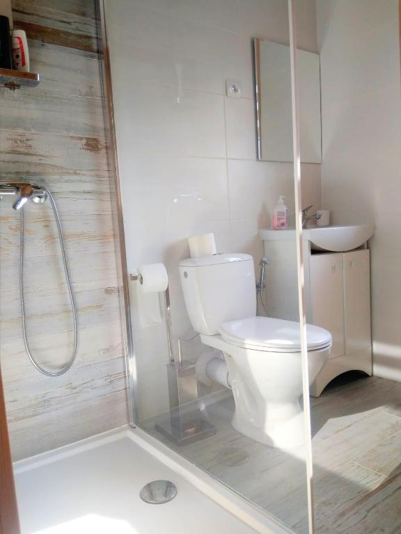 Kúpeľňa v ubytovaní Cichy dom na Warmii i Mazurach