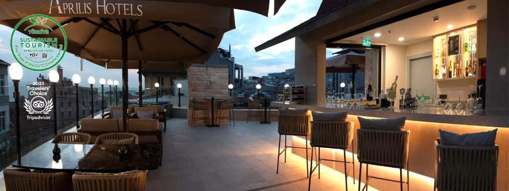 Aprilis Deluxe Hotel - 9