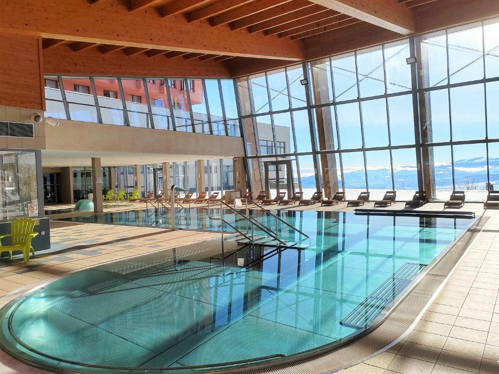 Bazén v ubytování Hotel SOREA TRIGAN nebo v jeho okolí