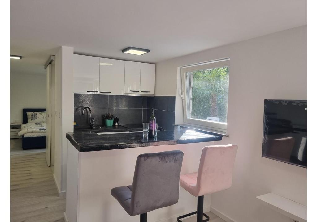 Køkken eller tekøkken på Apartman Luna - 50 m od mora