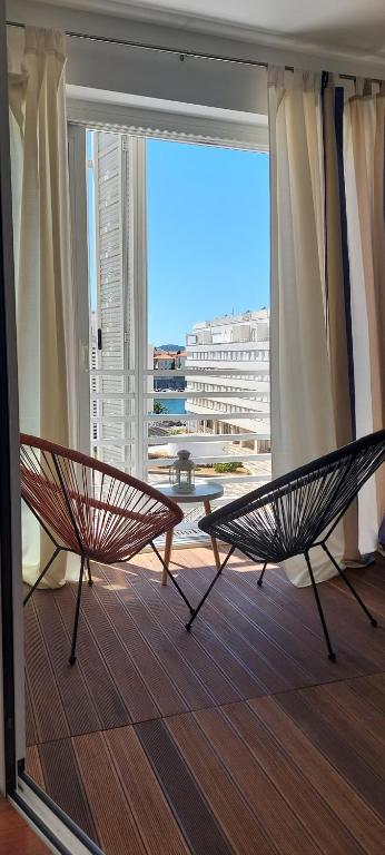2BR Apartment-next to Old Town-Private Parking