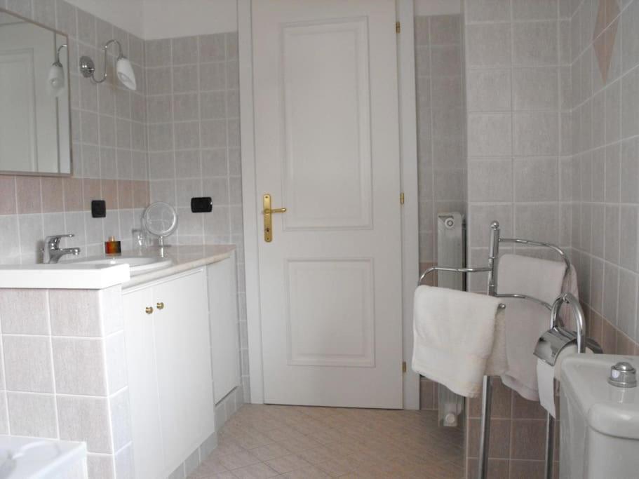 Kylpyhuone majoituspaikassa Ponte Melfa Apartment